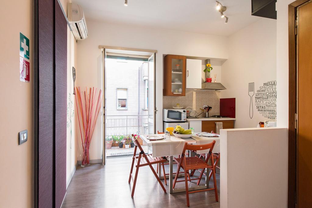 B&B Blueberry Rooms โรม ภายนอก รูปภาพ